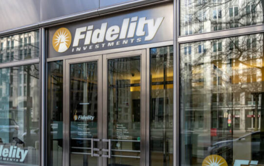 Blockchain Could Threaten Fidelity, Exec Says