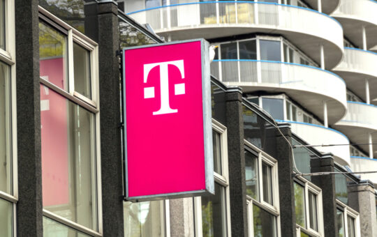 Europe’s Largest Telecom Provider Chooses to Leverage Coinbase Custody to Stake CELO Tokens