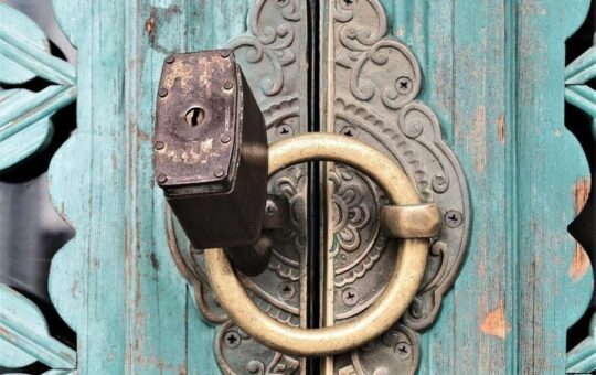 Smaller South Korean Crypto Exchanges Begin to Shutdown, Suspend Services