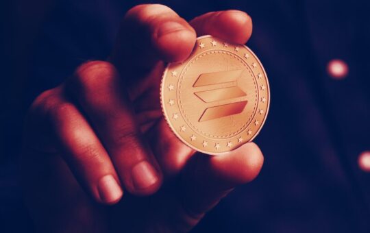 Solana’s Price Crashes 13% as Network Outage Continues