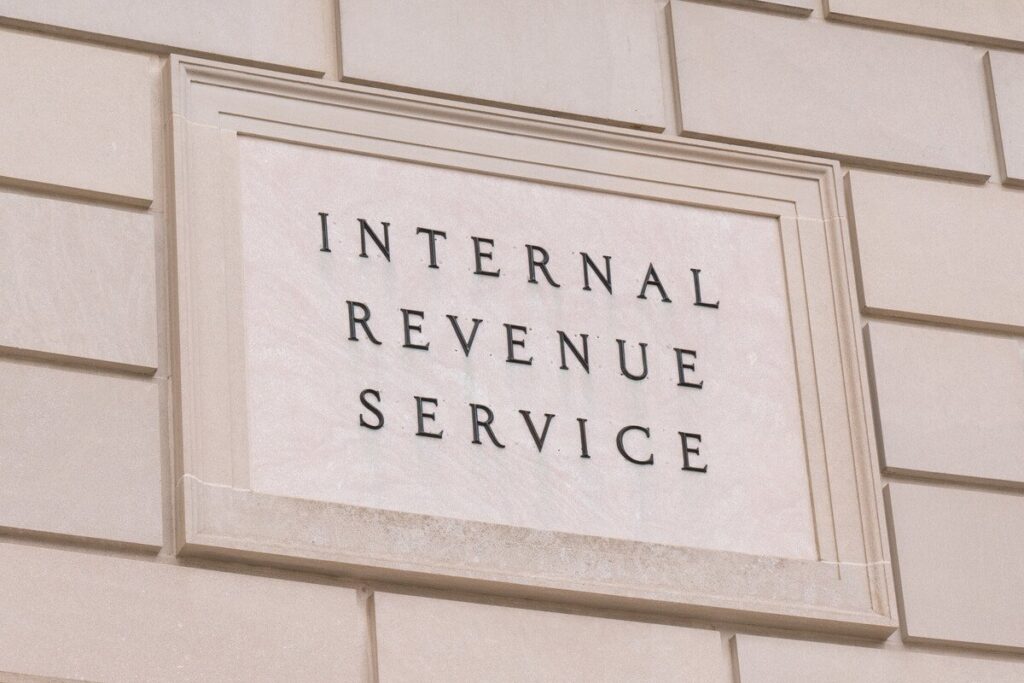 US Court Hints IRS May Have Violated Coinbase User’s Privacy Rights in Tax Audit