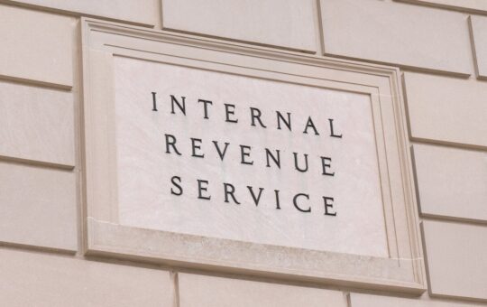 US Court Hints IRS May Have Violated Coinbase User’s Privacy Rights in Tax Audit