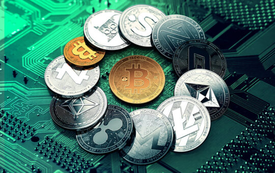 Analyst says altcoins will rally hard in 2022