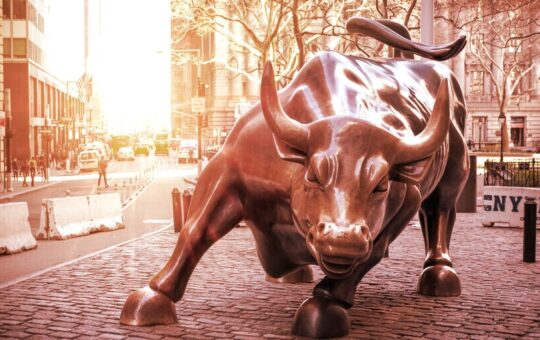 $140 Million in Bitcoin Shorts Liquidated As Crypto Market Cap Hits $2.1 Trillion