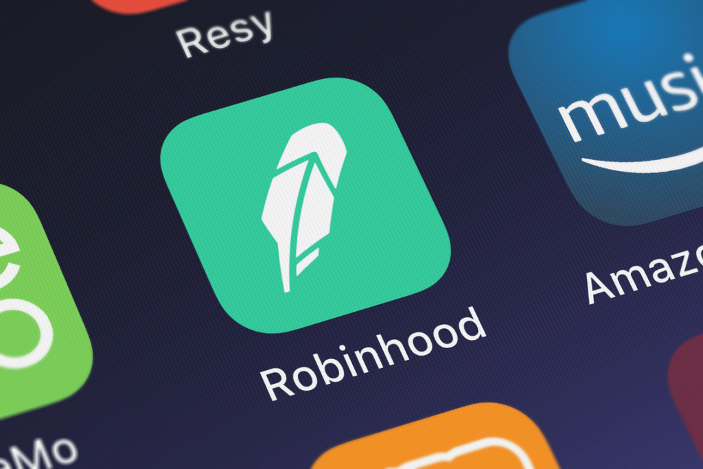 Robinhood Lays off Staff as Stock Price Slumps to New Low