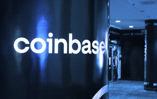 Coinbase Denies Selling Customer Data to US Federal Agencies