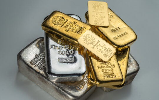 Gold and Silver Markets Shudder, Analysts Say Firm Dollar and Rate Hikes May Drag Precious Metal Markets Lower