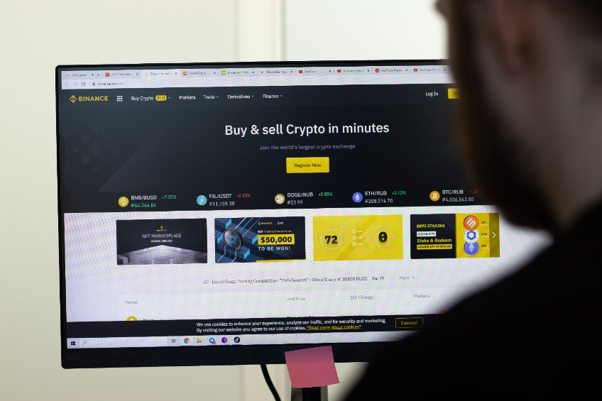 Binance launches its oracle network and invests in Elon Musk