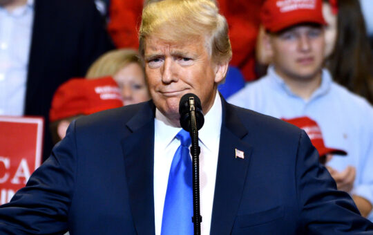 Trump Launches NFT Card Collection — Sweepstake Winners Could Dine or Golf With the 45th President – Bitcoin News
