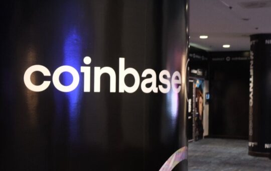 Coinbase Stock Jumps Following Plans for $1 Billion Convertible Notes Sale