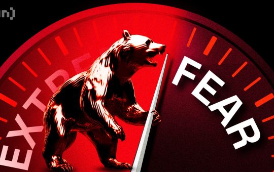 Analysts Debate Crypto Market Recovery as Bitcoin Teases with A Bear Cycle