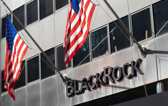 Blackrock Bitcoin ETF Titan Dethrones Its $624B S&P 500 Fund in Fee Revenue