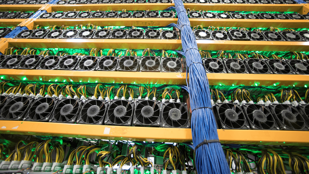 Bitcoin Miner Cleanspark Posts Record $257M Profit, Faces $185M Tariff Dispute