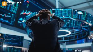 ETF Weekly: Bitcoin, Ether ETFs Bleed $1.8 Billion as Solana Stays Green