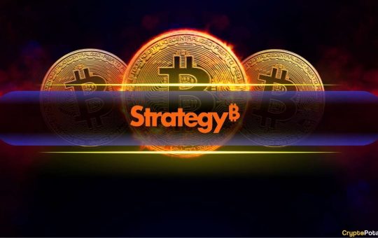 The Reason Why Bitcoin's Largest Corporate Holder Chose Bonds Over BTC This Week (Analyst)