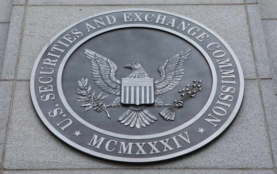 SpaceX IPO Faces New Threat as Senator Calls for SEC Delay