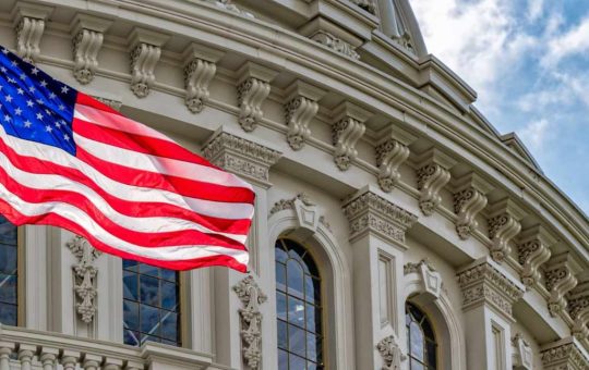 Coinbase Exec 'Relentlessly Optimistic' on CLARITY Act Odds